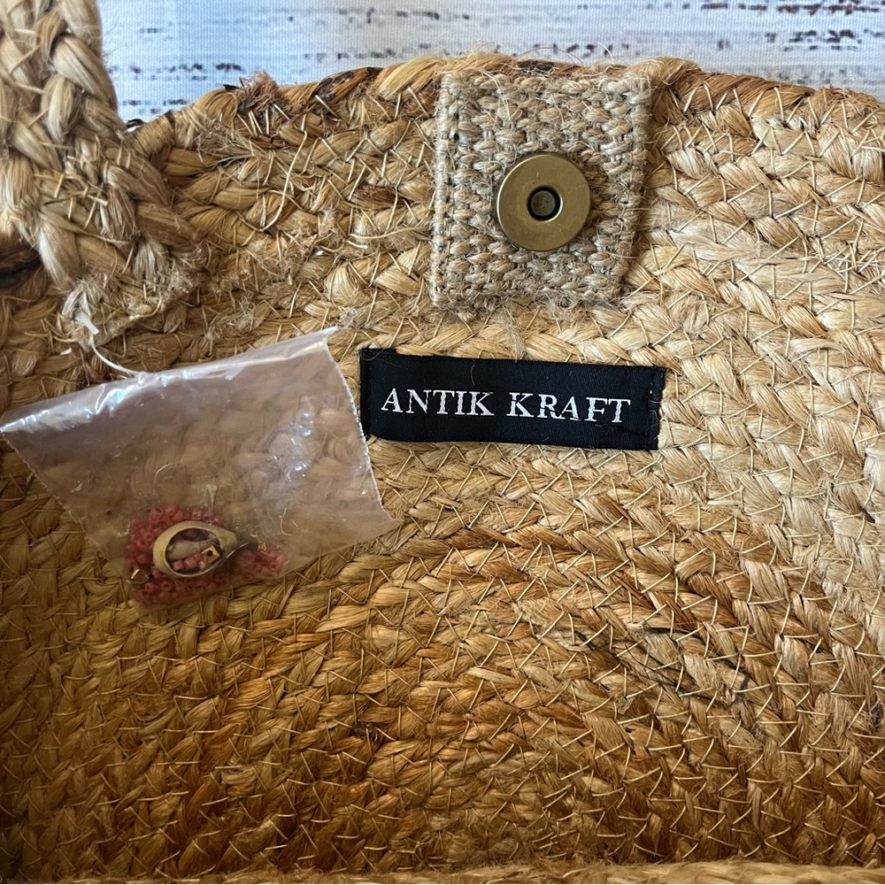 ANTIK KRAFT Jute Woven Shell Beaded Large Round Boho Shoulder Bag NWT - Picture 5 of 8
